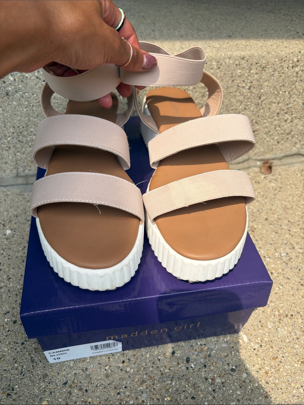 Madden Girl Blush “Cammie” Flatform Wide Strap Sandals Size 10 WMN Gently Used